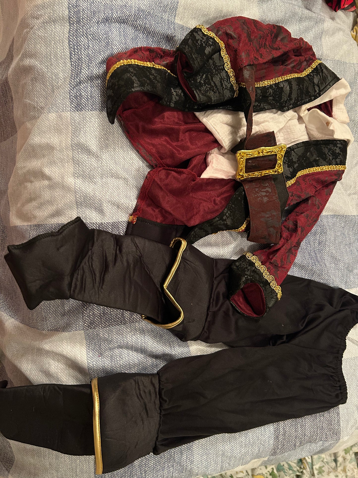 Family costume bundle- pirates , Kids 4/4T