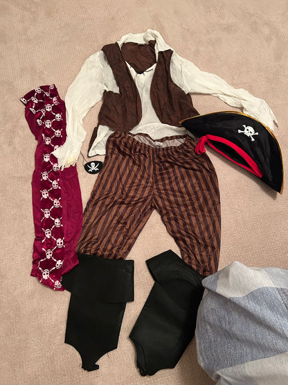 Family costume bundle- pirates , Kids 4/4T