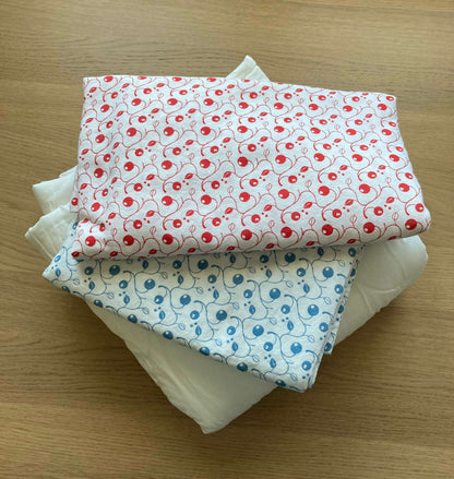 Crib Comforter with 2 Duvet Covers, Size 110*125 cm/ 43*49" ($60+)