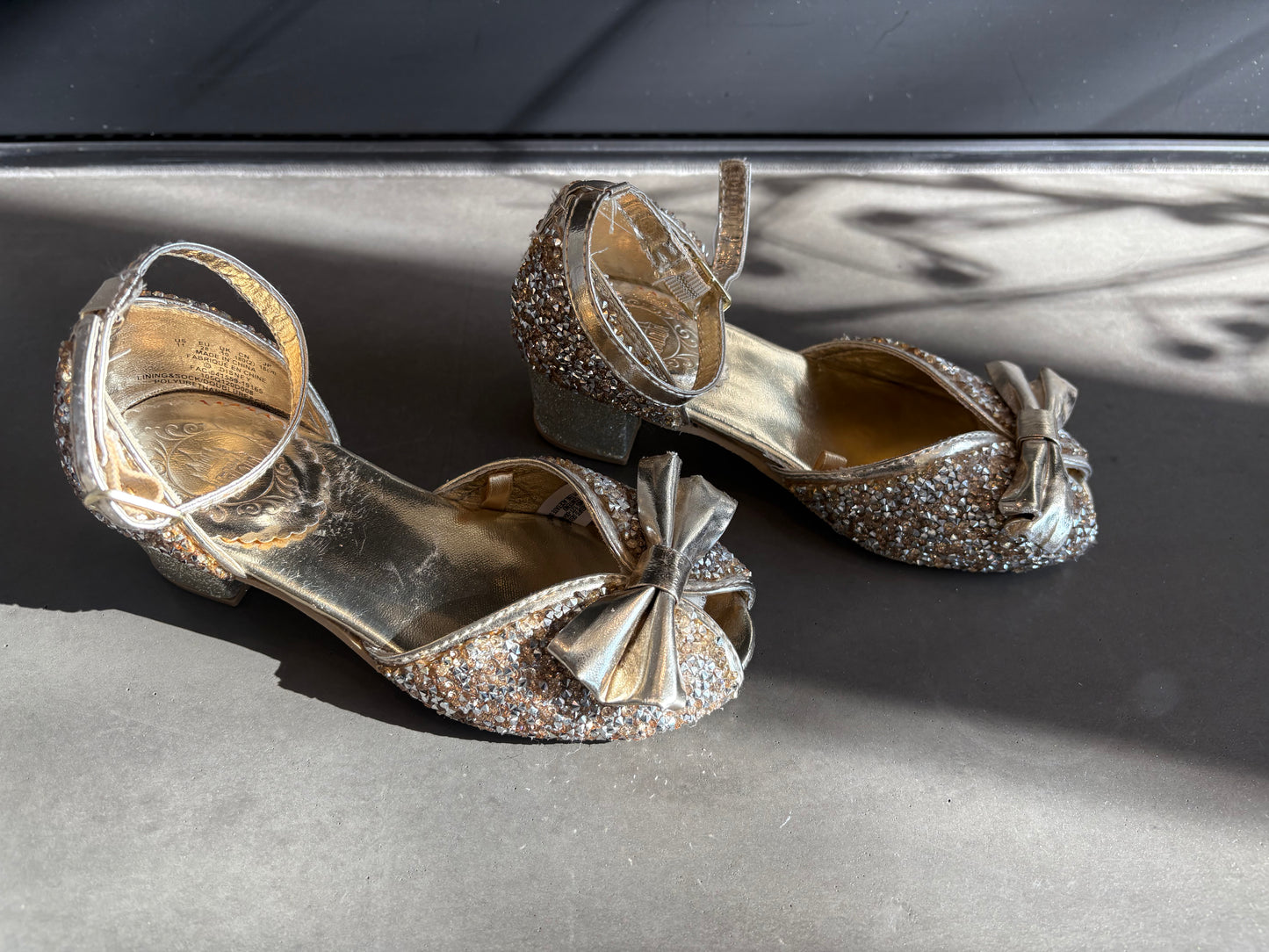 Disney Princess Gold Glitter Heels Size 11, Shoes 11 (Toddler:2-4yr)