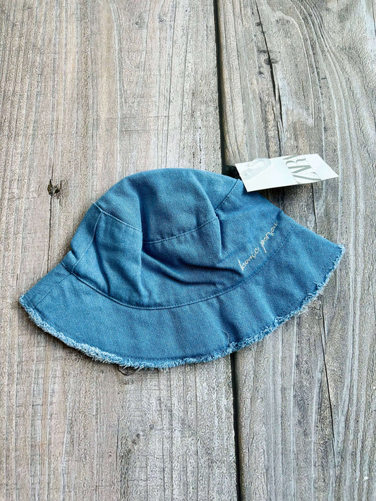Zara Kids size medium (54cm) 6-9yrs soft knit light blue denim sun bucket hat, summer hat, new with tags