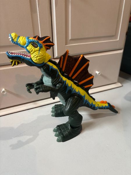 Large Dragon Action Figure toy, mechanically moves, battery powered