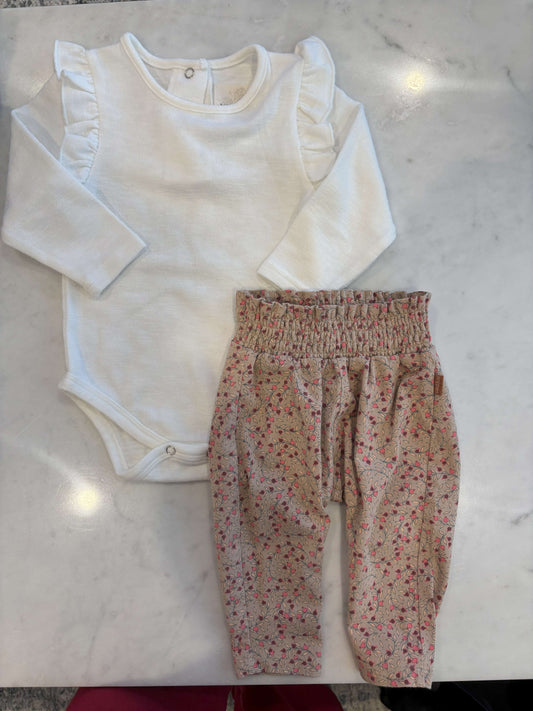 Adorable Onesie and pant Set, Kids 6 Month (3-6M)