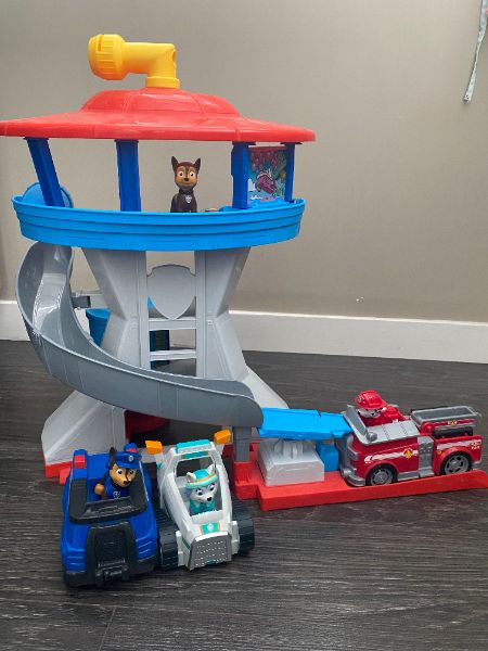 Paw Patrol Lookout Tower with Chase, Marshall, Everest