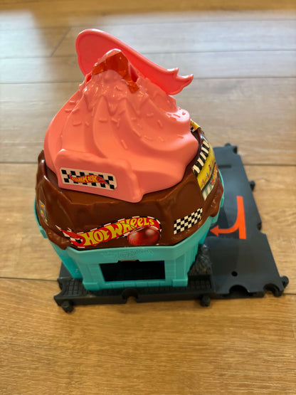 Hot Wheels "Downtown Ice Cream Swirl"