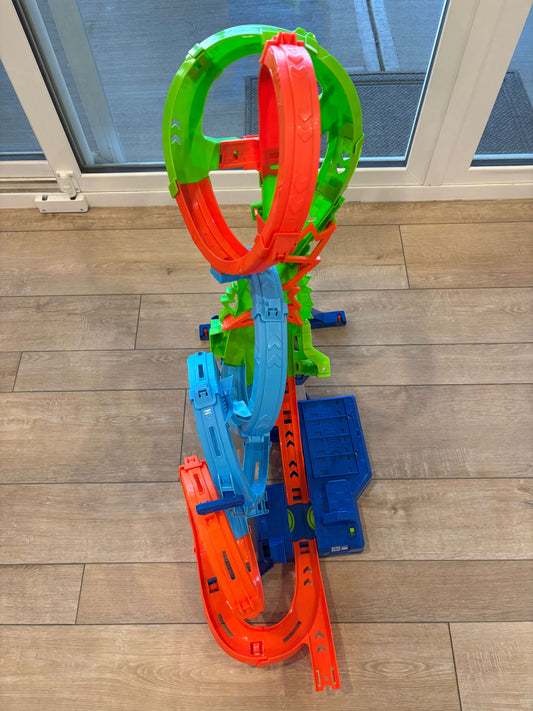 Hot Wheels 4 Loop Crash Out Track Set