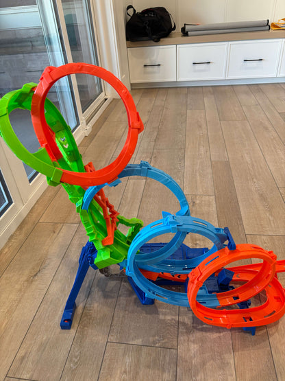 Hot Wheels 4 Loop Crash Out Track Set