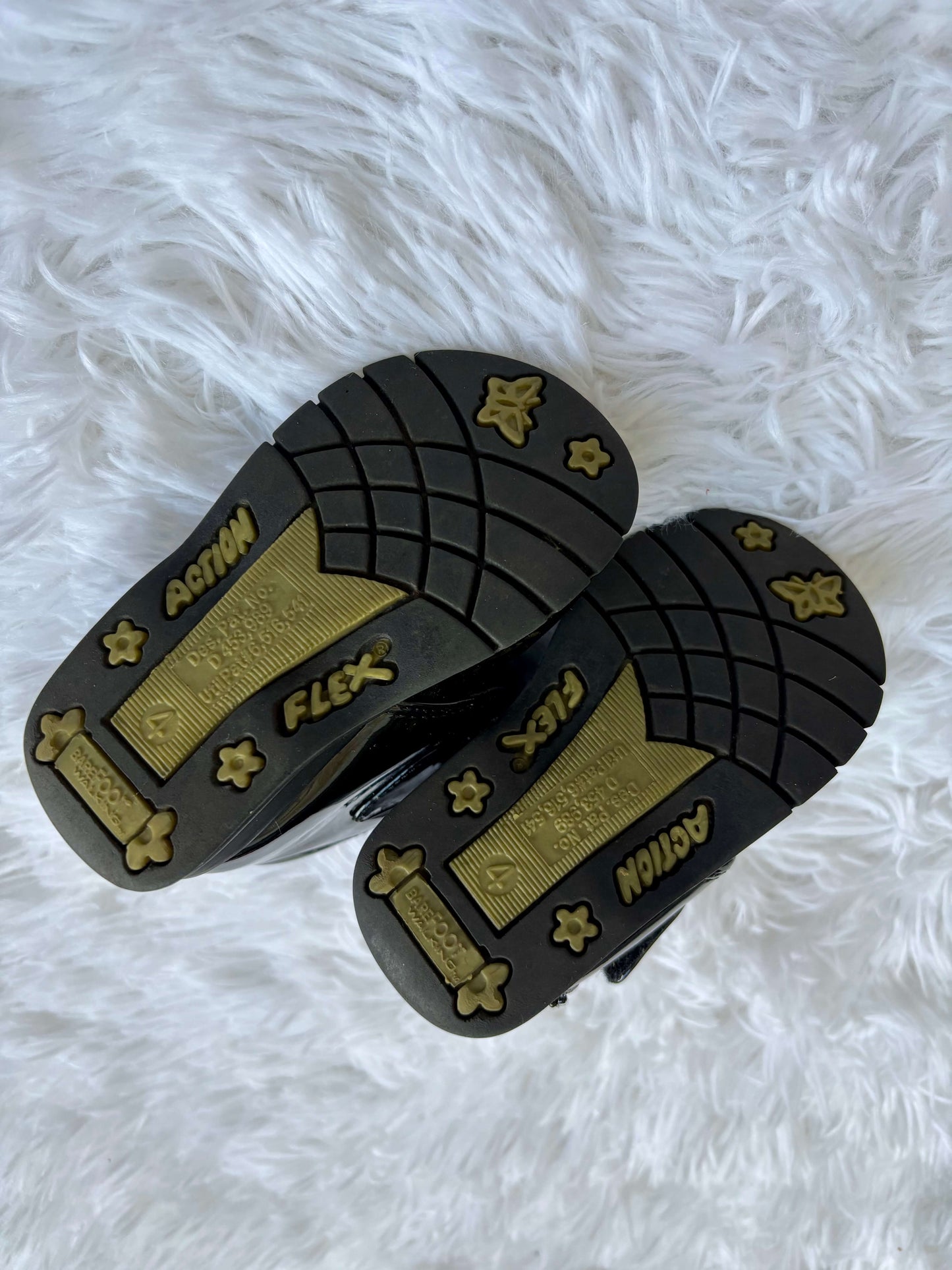 Dress booties, shiny black, size 4 baby. , Shoes 4 (Baby: 0-12 mth)