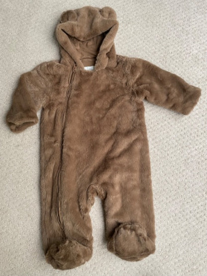 M&S 🇬🇧 -super soft brown bear snowsuit 6-9 months, Kids 9 Month (6-9M)