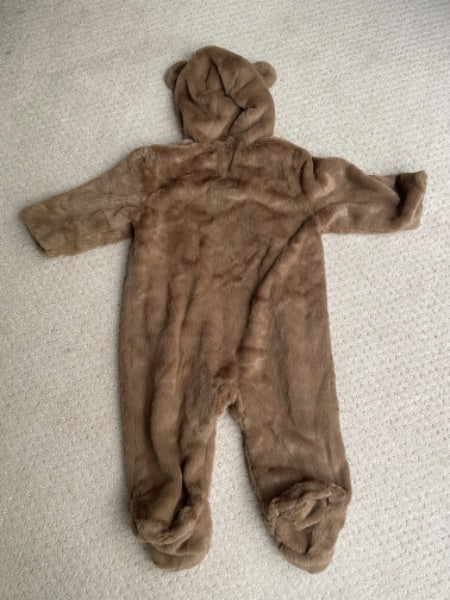 M&S 🇬🇧 -super soft brown bear snowsuit 6-9 months, Kids 9 Month (6-9M)