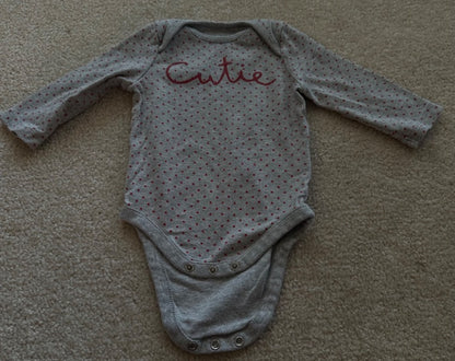 Onesie outfit bundle, Kids 6 Month (3-6M)