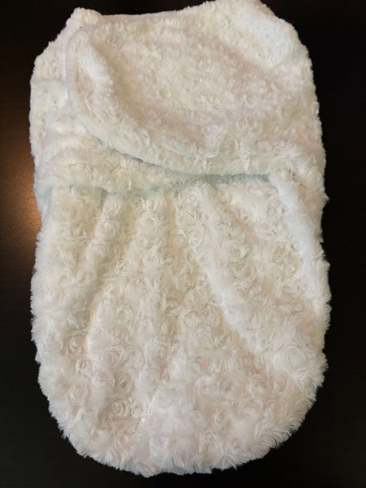 Blankets + Beyond Velcro Swaddle, 0-3 Months (Newborn)