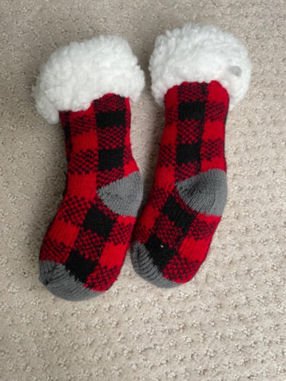 Red and black plaid knit socks with Sherpa fluffy lining , Shoes .5 (Baby: 0-12 mth)