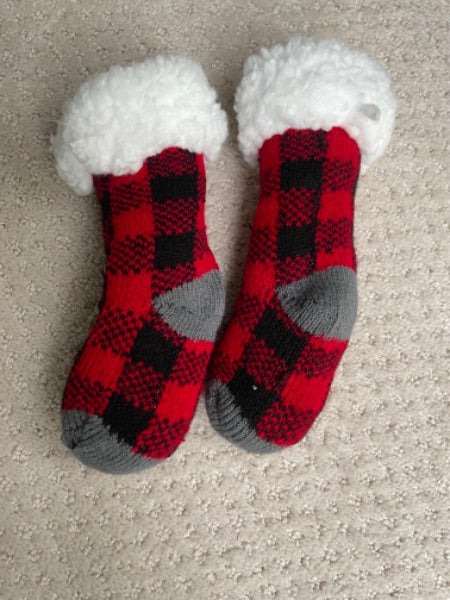 Red and black plaid knit socks with Sherpa fluffy lining , Shoes .5 (Baby: 0-12 mth)