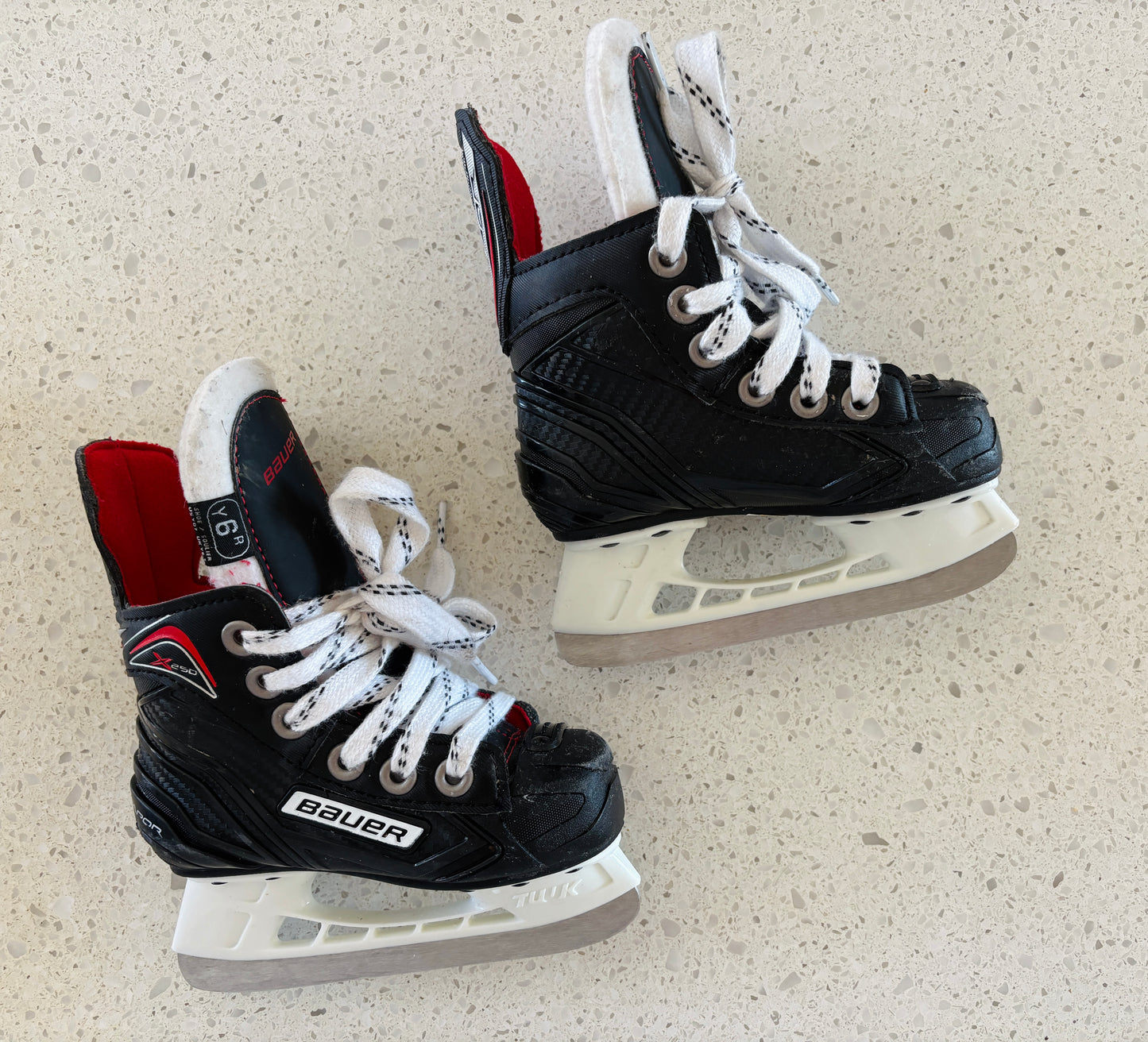 Bauer Vapor X250 Youth Hockey Skates MSRP: $69.99, Shoes 6 (Walkers:12-24 mth)