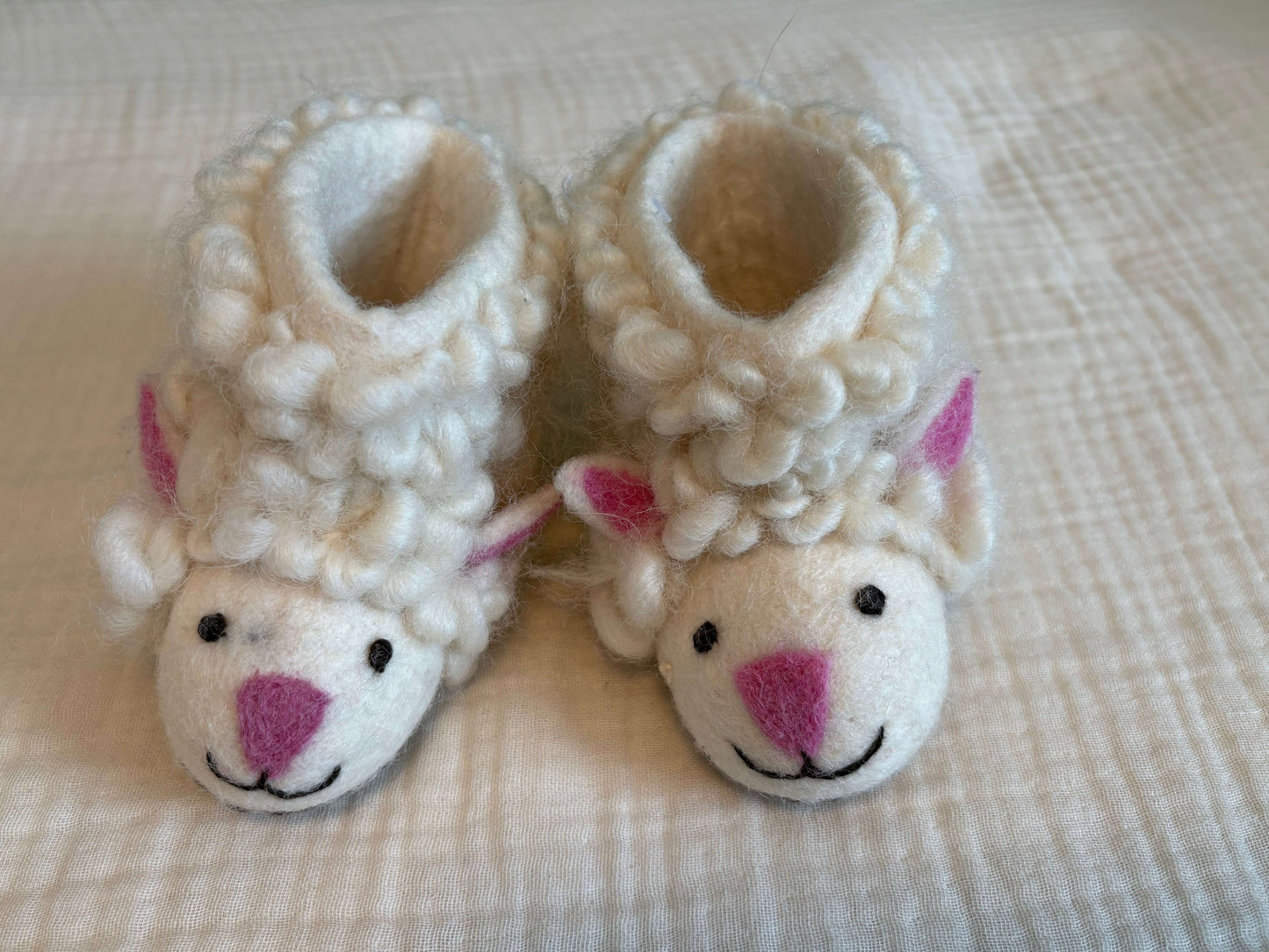 Wooly Sheep Baby Slippers Size 21 (5.5 Infant) Handmade in Nepal , Shoes 5.5 (Walkers:12-24 mth)