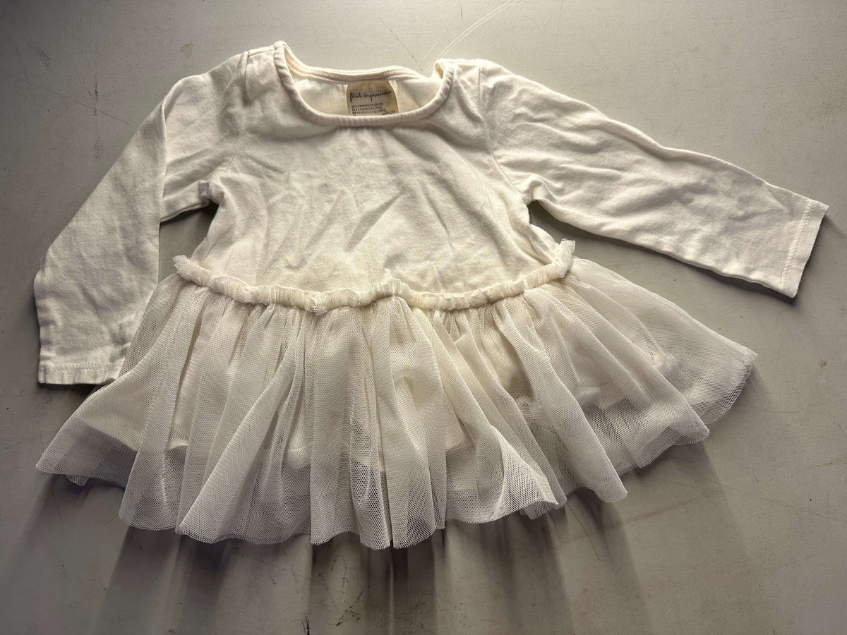 Cute dress 6-9mo, Kids 9 Month (6-9M)
