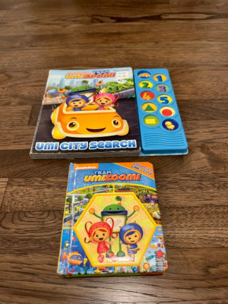 Unizoom Books x 2