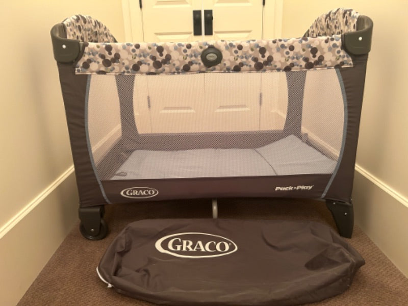 Graco Pack n Play - Bubbles Pattern