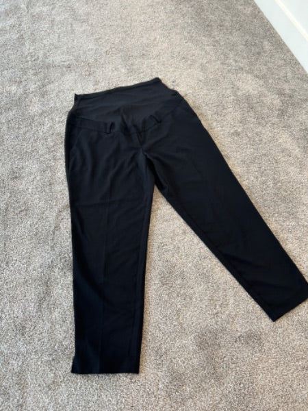 Thyme maternity dress pants -size medium- cropped/hit above ankle