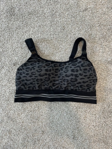 4-in-1 Hands Free Seamless Stretch Fabric Pumping  Bra XL