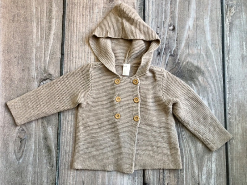 H&M size 12-18months girls neutral button up knit sweater, cardigan, EEUC, Kids 18 Month (12-18M)