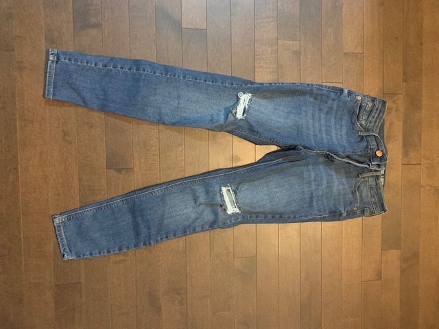 Old Navy Super Skinny High Rise Jeans. 2 Petite.