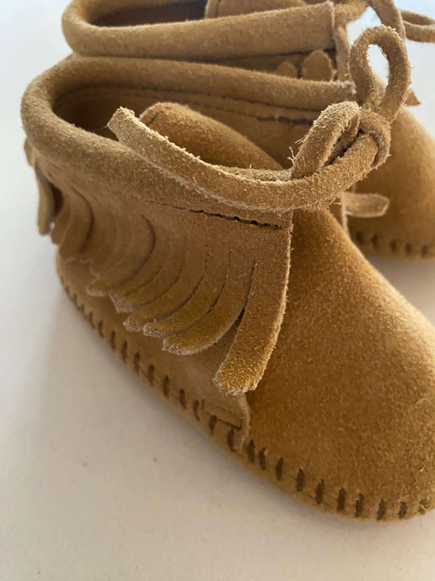 Minnetonka size4 suede moccasin booties, Shoes 4 (Baby: 0-12 mth)
