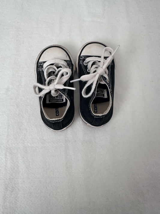 Classic black and white Converse sz 5/12-18m, Shoes 5 (Walkers:12-24 mth)