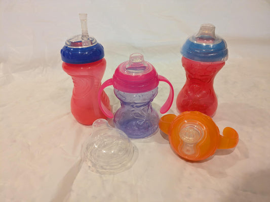nubby no spill Cups x3 (1 flex straw, one grip and sip and 1 regular)