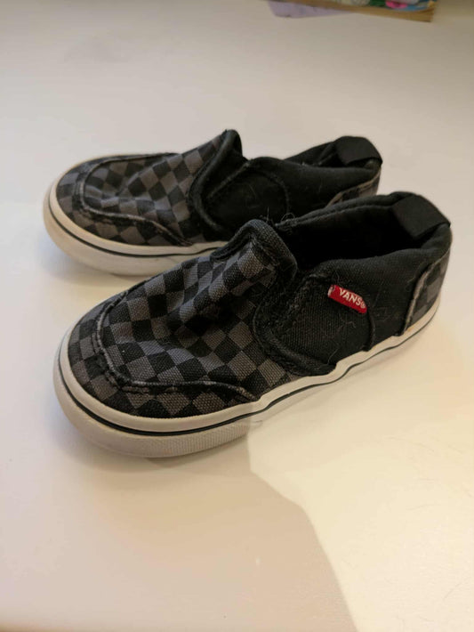Vans toddler size 6 shoes, Shoes 6 (Walkers:12-24 mth)