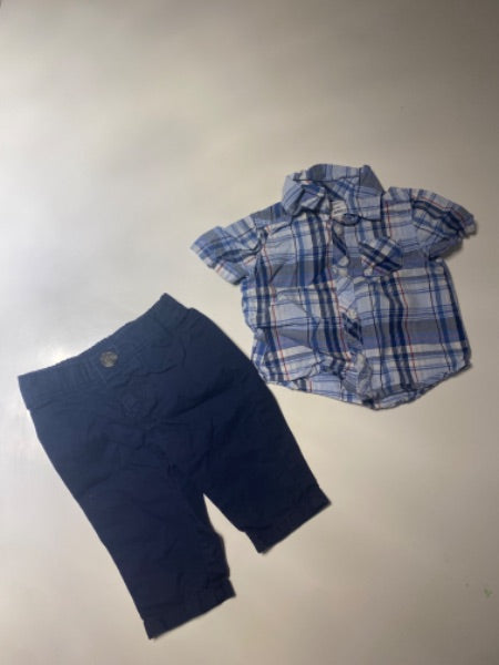 Old navy size 0-3 month. Plaid short sleeve and dress pants , Kids 3 Month (0-3M)