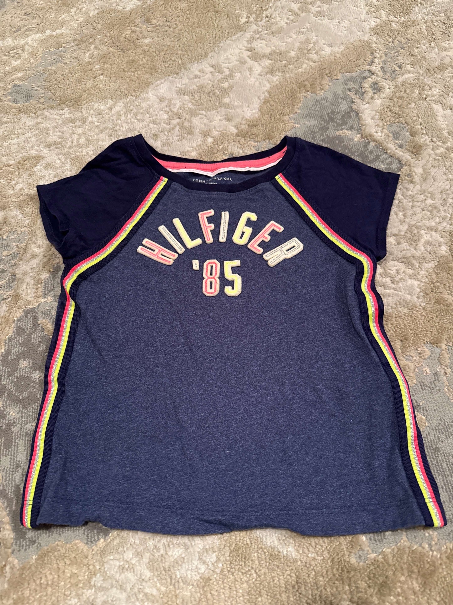Tommy Hilfiger size 4-5 atheltic shirt , Kids 4/4T
