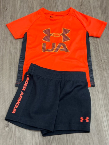 EUC, Under Armour short set (fluorescent orange/Dark Grey), size 12 mos, Kids 12 Month (9-12M)