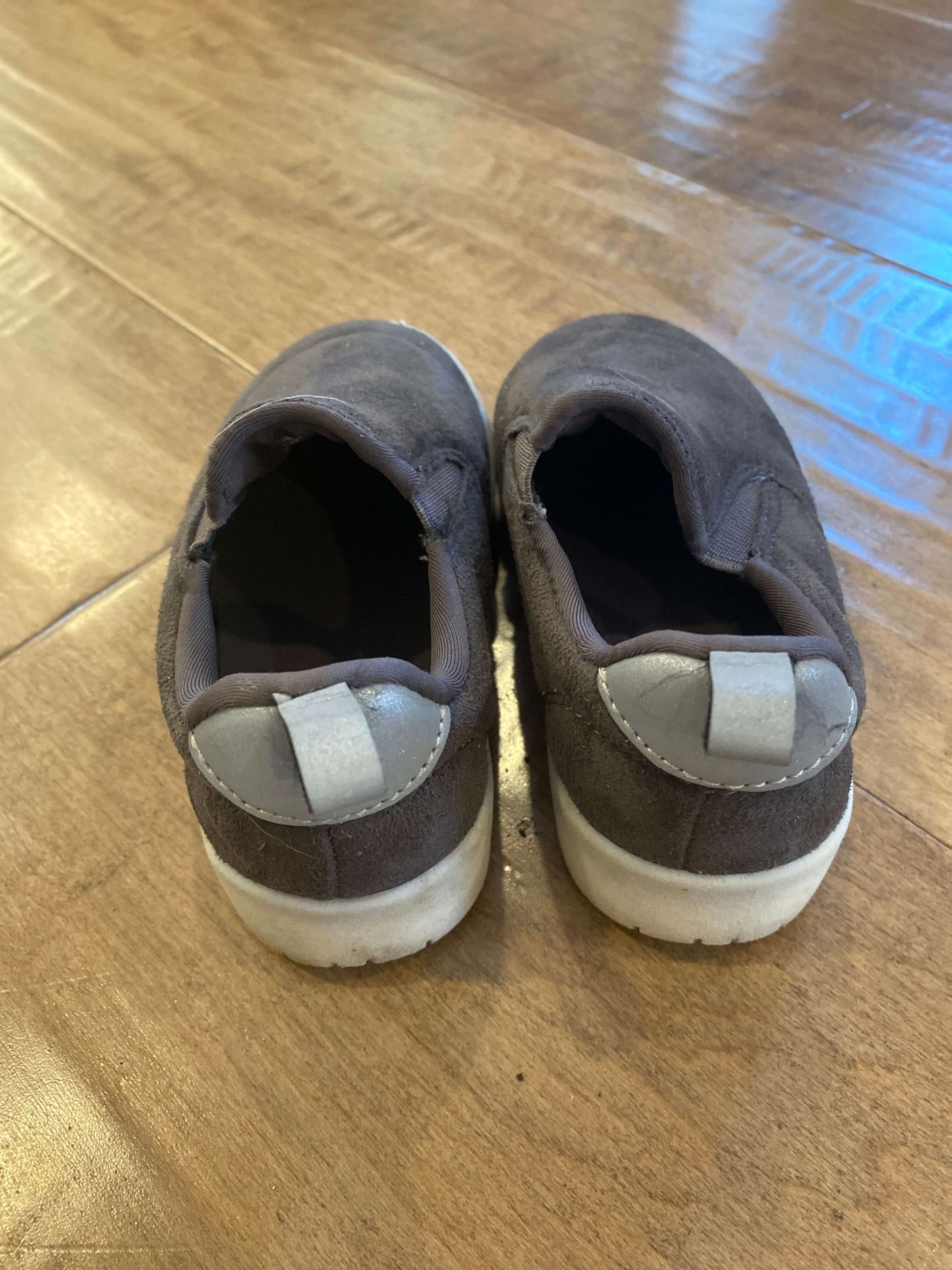 Slip on Old Navy Shoes size 6T, Shoes 6 (Walkers:12-24 mth)