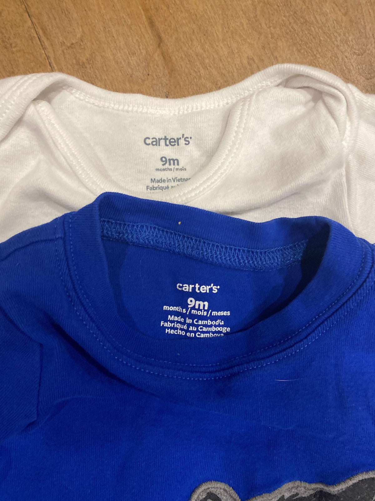Set of 2 9 month Carters tops, Kids 9 Month (6-9M)