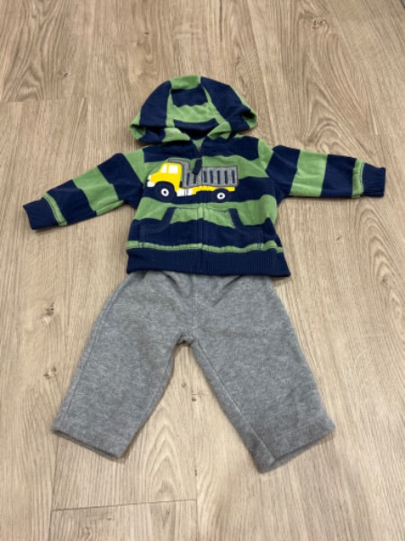 VGUC, Carter's fleece outfit, size 3mos, Kids 3 Month (0-3M)