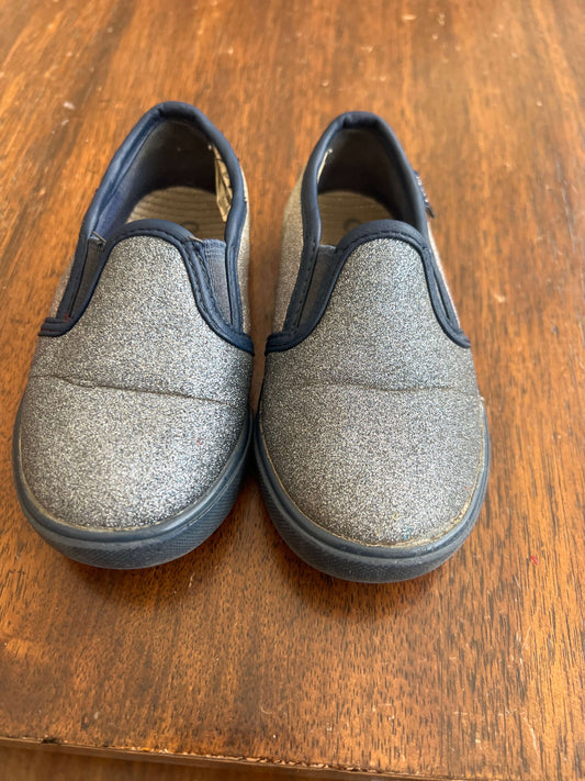 Osh Kosh size 7 runners with sparkles retails $35, Shoes 7 (Walkers:12-24 mth)