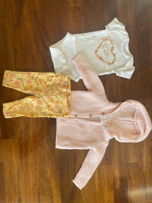 Carter’s three piece “Mommy’s Sweetheart” outfit 3 months , Kids 3 Month (0-3M)