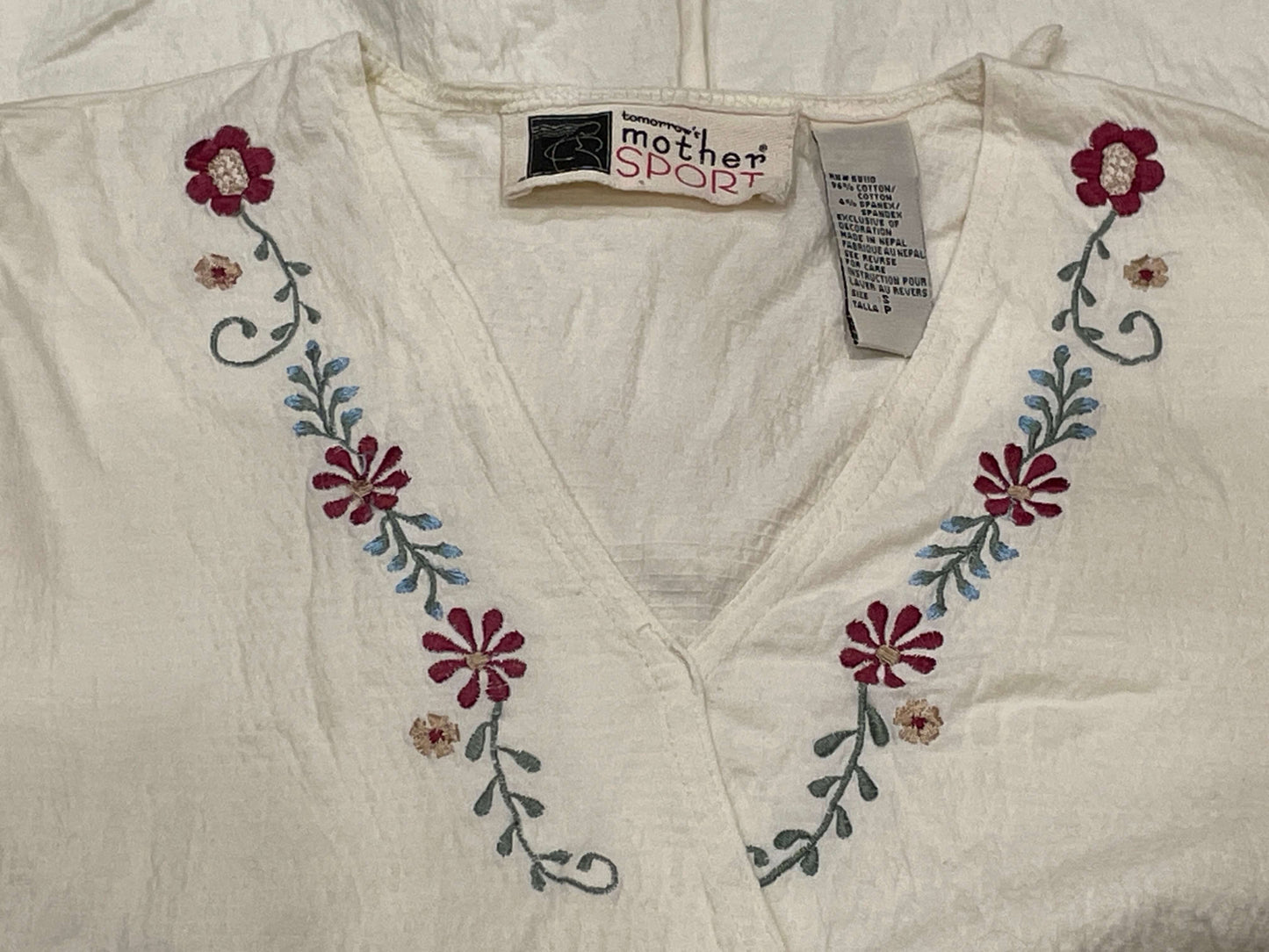 Tomorrow’s Mother, Cream colour, Maternity V-Neck Top with floral embroidery, 3/4 sleeves, size Small, VGUC, Maternity S (4-6)