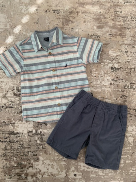 Nautica size 2 T collar shirt in red, grey and blue with grey short, Kids 2T