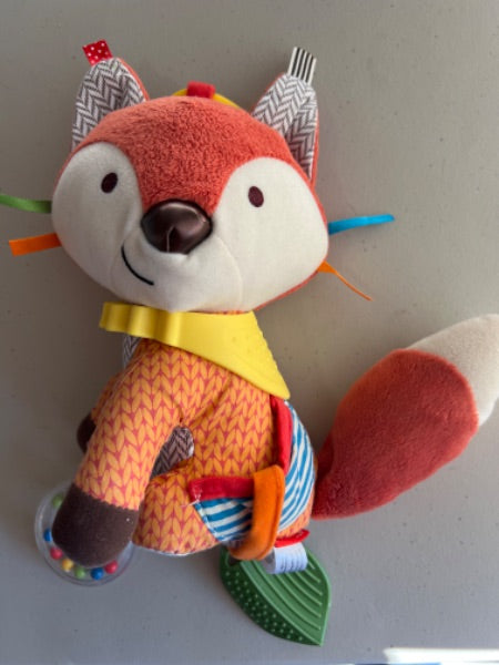 Skip hop deluxe baby fox toy rattler