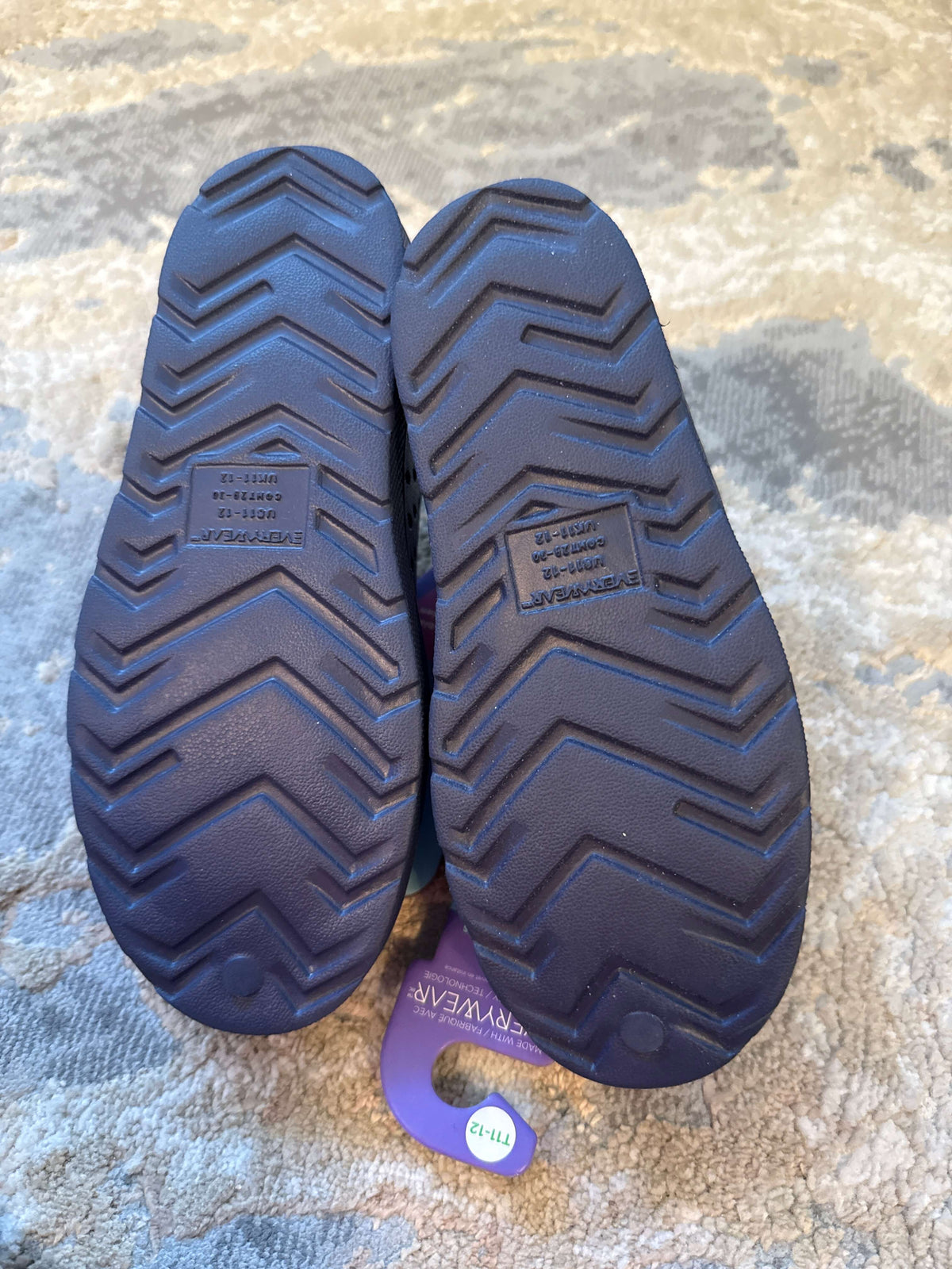 Totes size 11-12 navy shoes, Shoes 12 (Toddler:2-4yr)