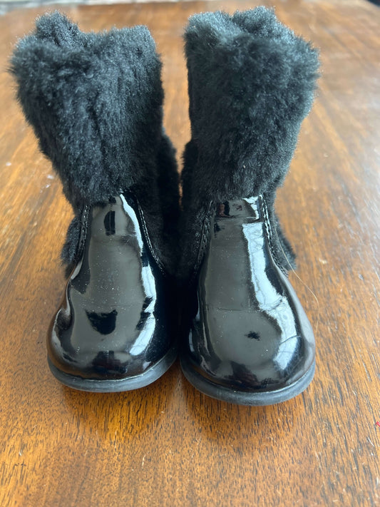Black rain boots size 5 like new, Shoes 5 (Walkers:12-24 mth)