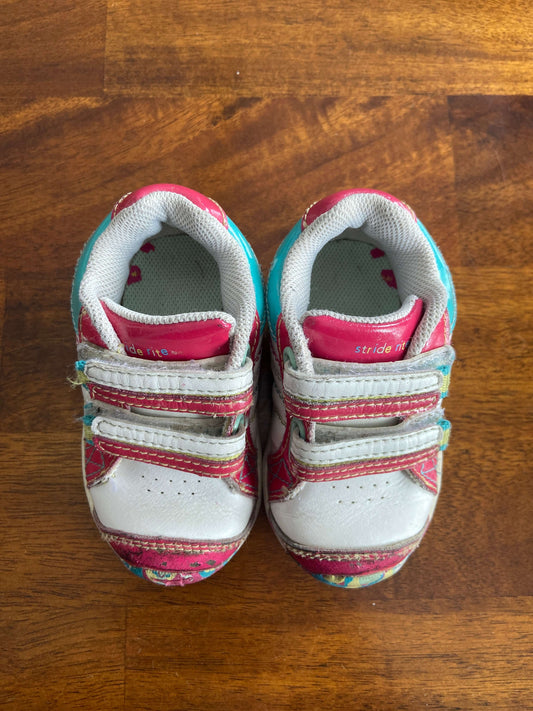 Stride Rite toddler shoes size 4, Shoes 4 (Baby: 0-12 mth)