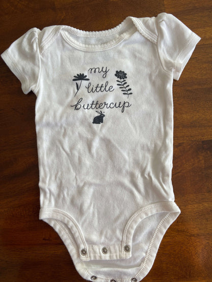 Carter’s B&W three piece outfit 9 months, Kids 9 Month (6-9M)