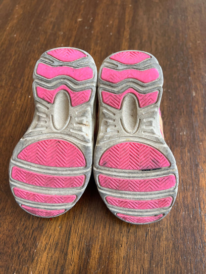 Size 6 athletic works sneakers, Shoes 6 (Walkers:12-24 mth)