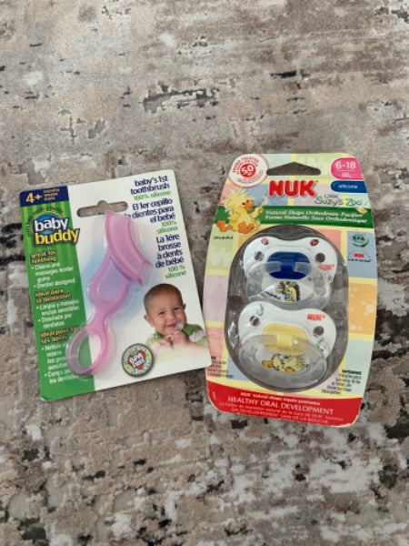 Baby buddy baby’s 1st toothbrush + Nuk little Suzy’s zoom 6-18m pacifier