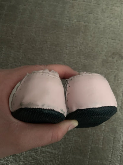 Robeez size 9-12m  pink and white slip on, Shoes 3 (Baby: 0-12 mth)
