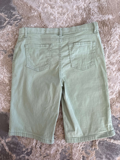 Children place size 14 green long short